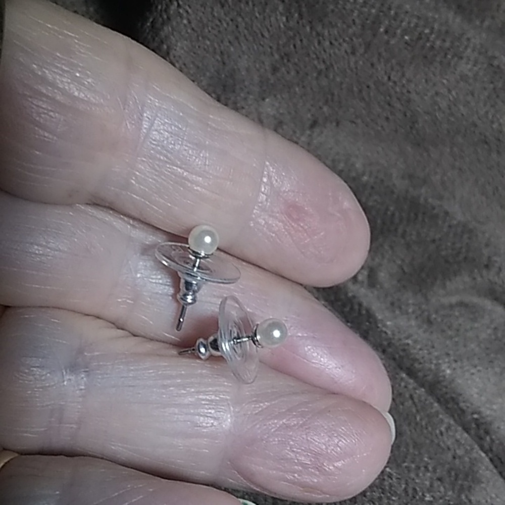tiny pearl posts - Picture 2 of 2
